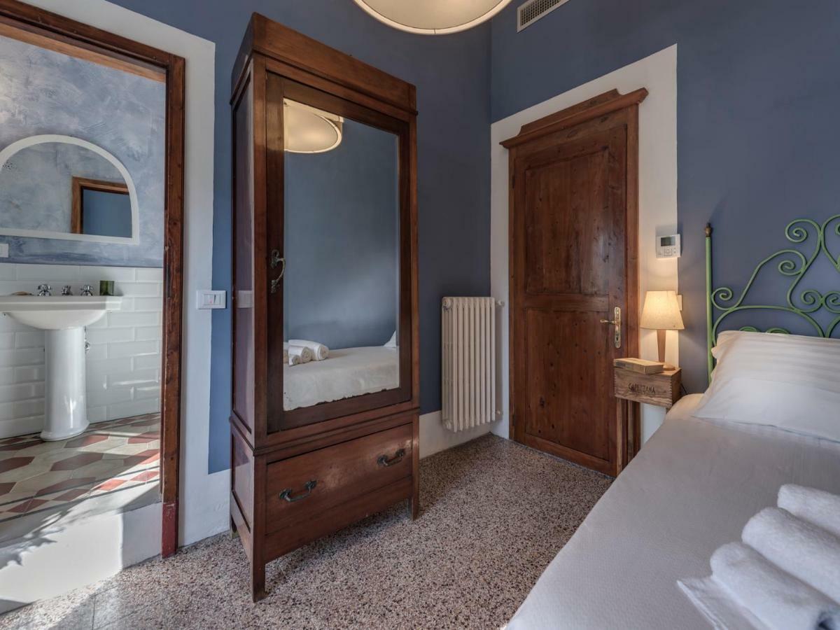 Tenuta Di Capezzana Bed & Breakfast Seano Luaran gambar